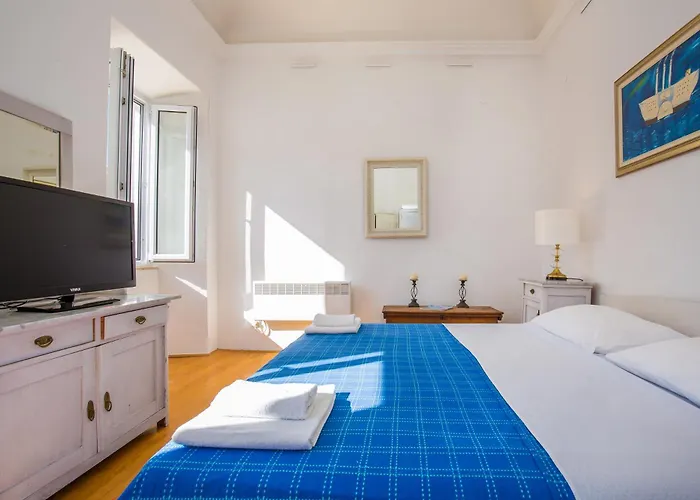 Arty Apartments In The Heart Of Dubrovnik By Irundo