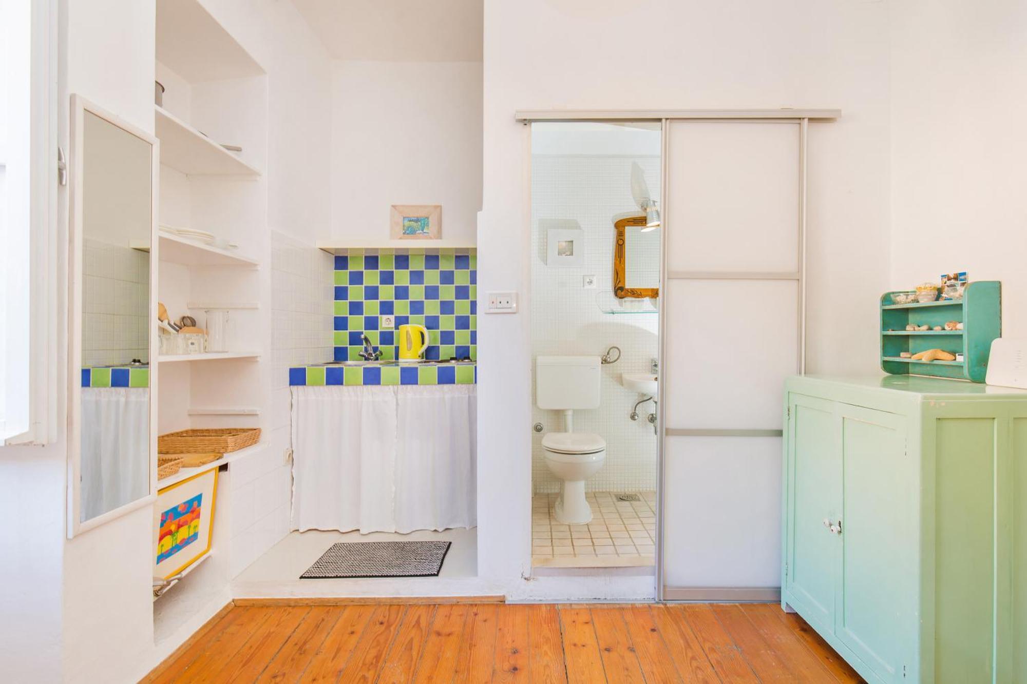 Arty In The Heart Of By Irundo Apartment