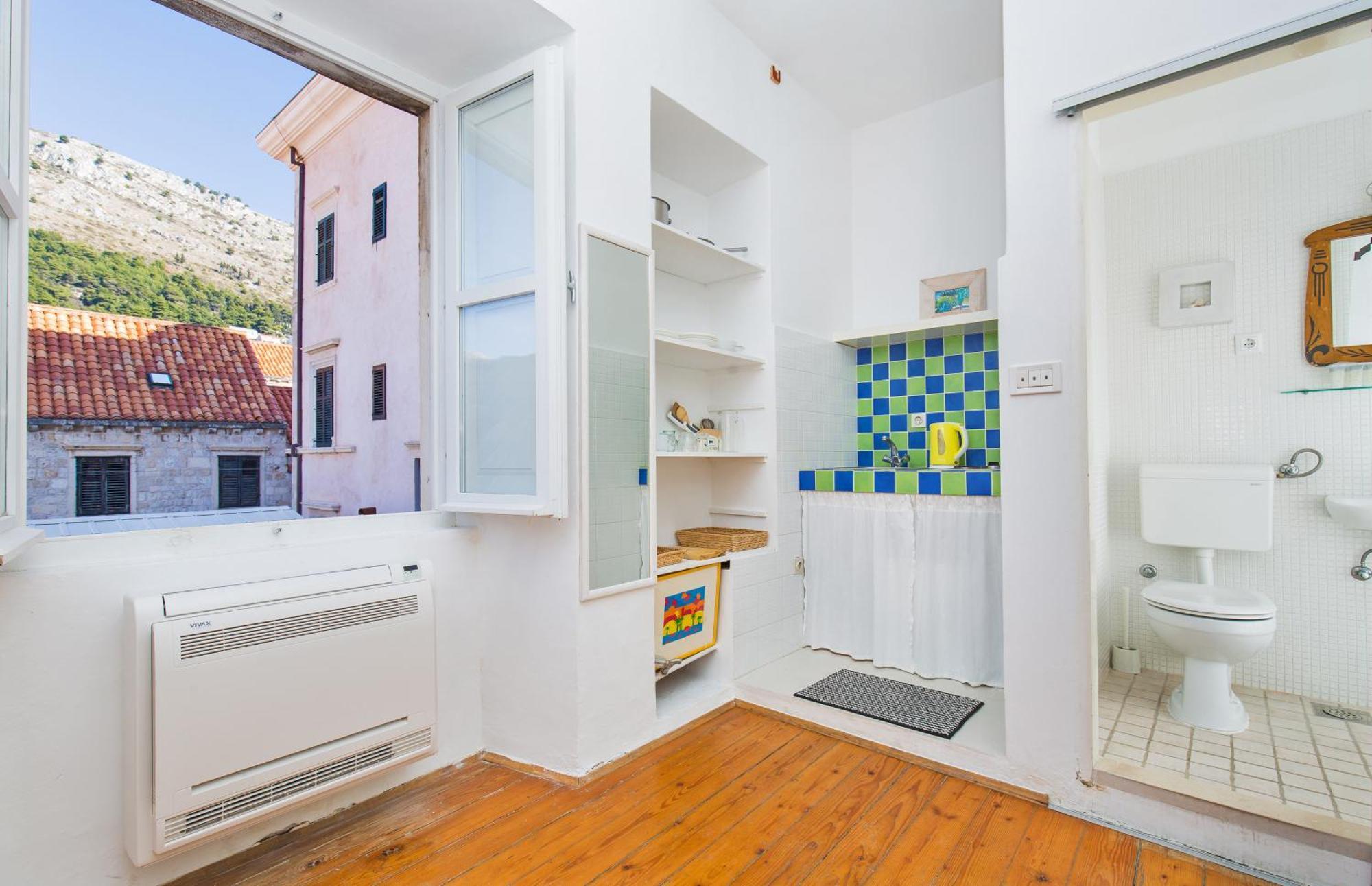 Arty In The Heart Of By Irundo Dubrovnik